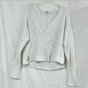 Free People Women's White V-Neck Knit Sweater